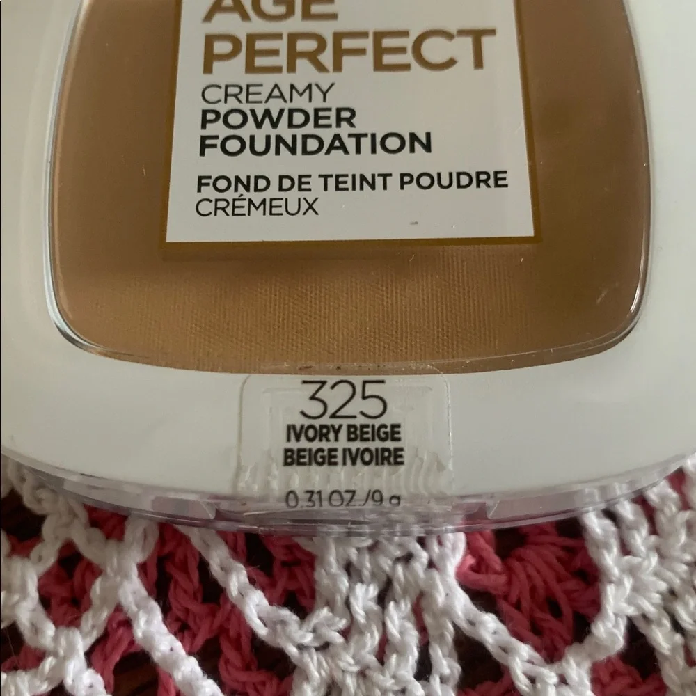 Age Perfect Creamy Powder Foundation — Ivory Beige (325) 69